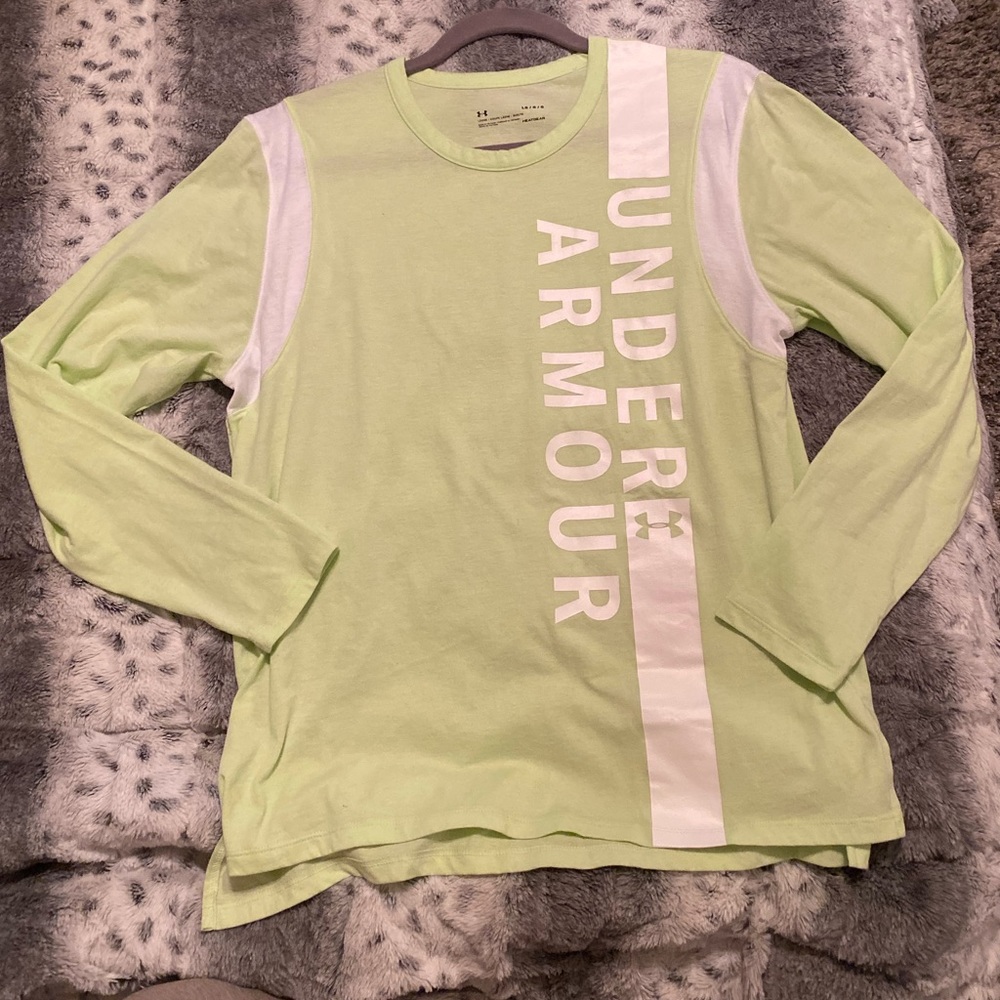 Women’s Under Armour Top